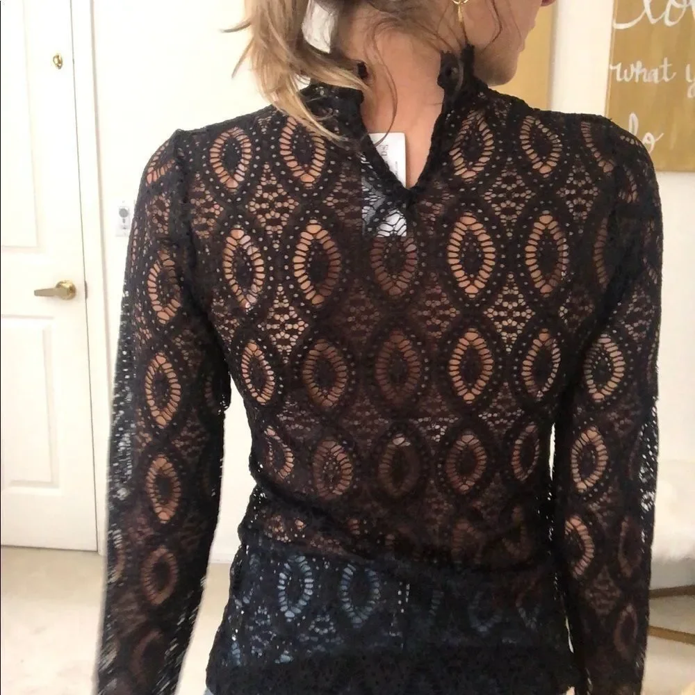 Nightcap sheer merletto lace top